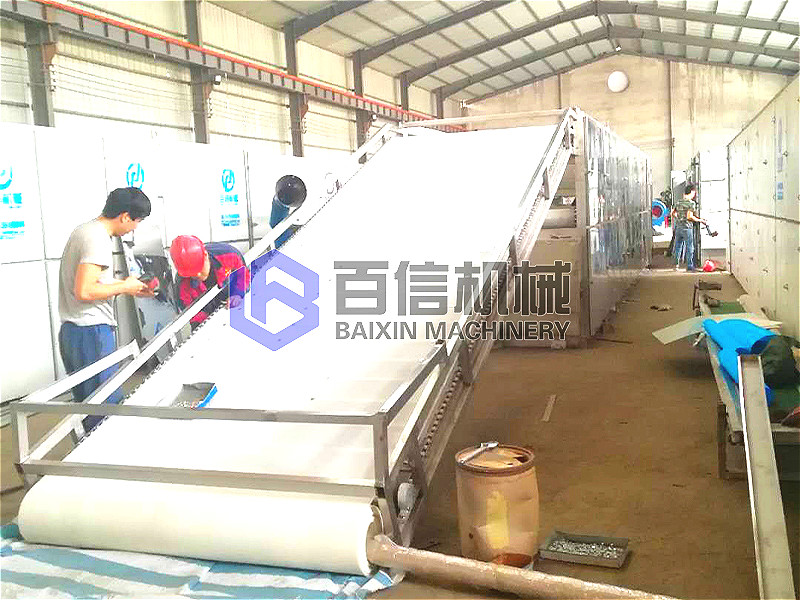 山藥烘干設(shè)備主要包含山藥切片機(jī)、烘干熱源，烘干主機(jī)，上料機(jī)，山藥包裝機(jī)、電源等配
